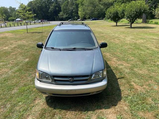 1999 Toyota Sienna LE