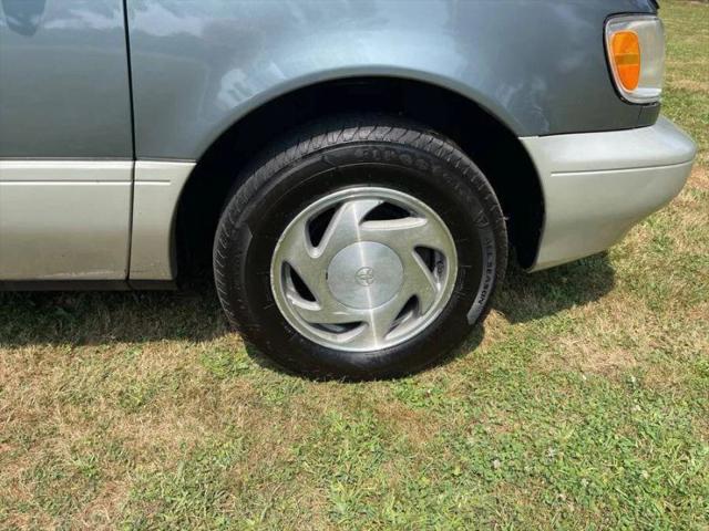 1999 Toyota Sienna LE
