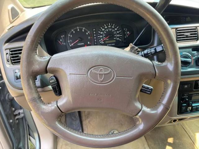 1999 Toyota Sienna LE