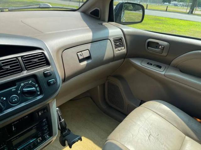 1999 Toyota Sienna LE
