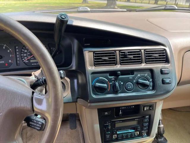 1999 Toyota Sienna LE