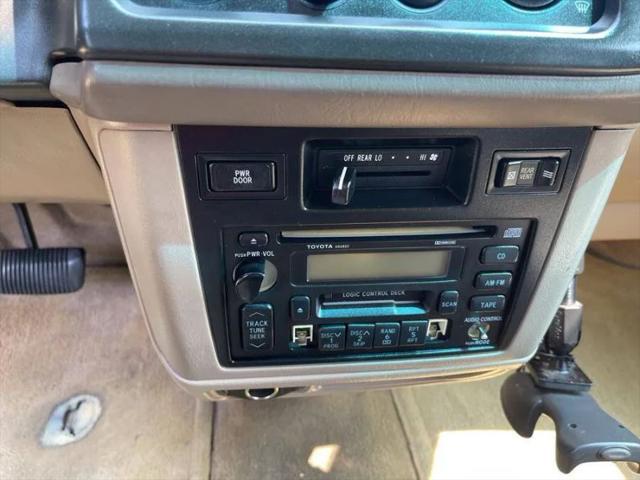 1999 Toyota Sienna LE