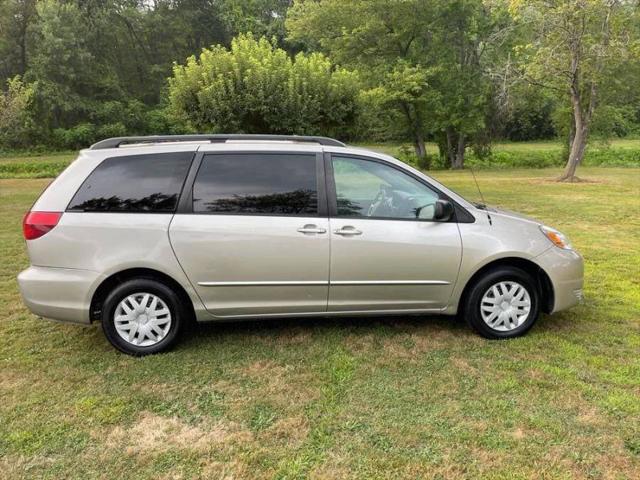 2004 Toyota Sienna LE