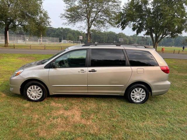 2004 Toyota Sienna LE