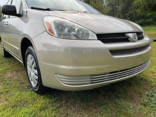 2004 Toyota Sienna LE