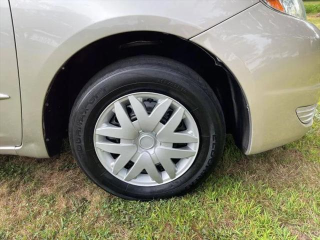 2004 Toyota Sienna LE