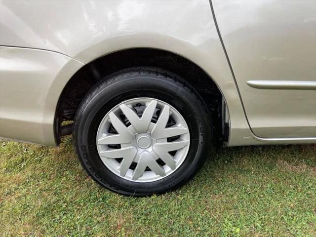 2004 Toyota Sienna LE
