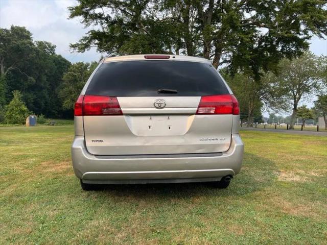 2004 Toyota Sienna LE