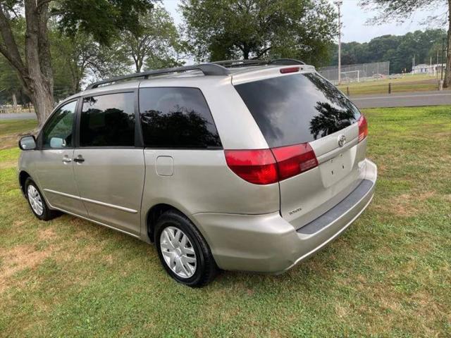 2004 Toyota Sienna LE