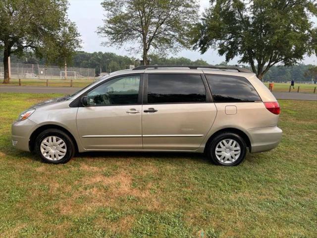 2004 Toyota Sienna LE