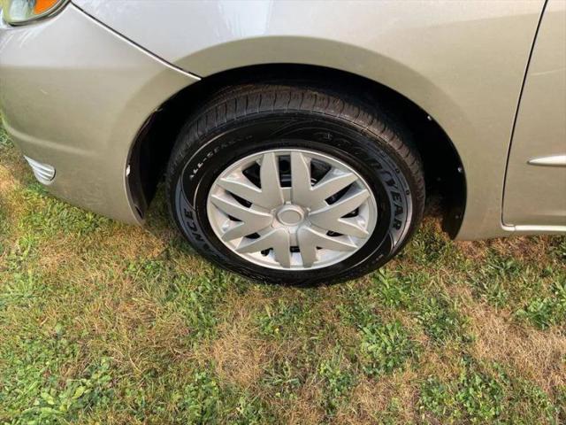 2004 Toyota Sienna LE