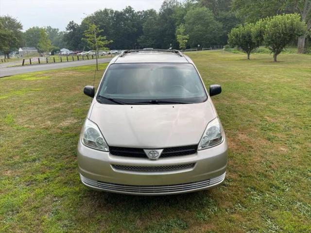 2004 Toyota Sienna LE