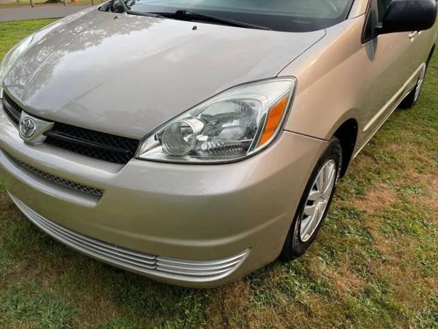 2004 Toyota Sienna LE