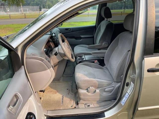 2004 Toyota Sienna LE