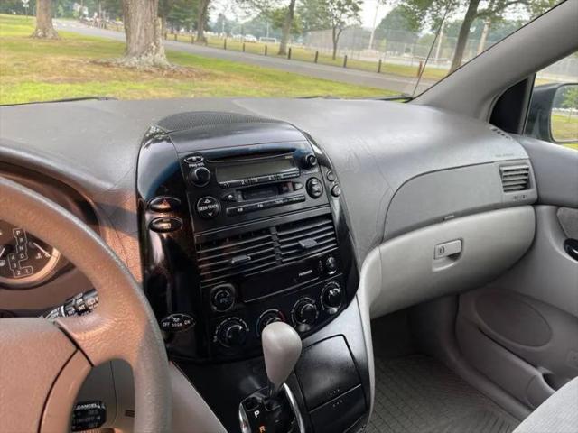 2004 Toyota Sienna LE