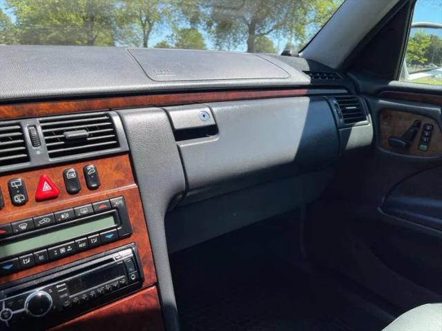 2002 Mercedes-Benz E 320 4M