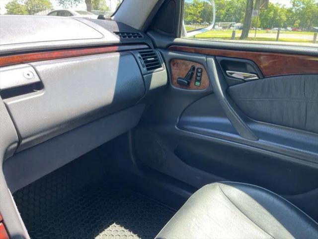 2002 Mercedes-Benz E 320 4M