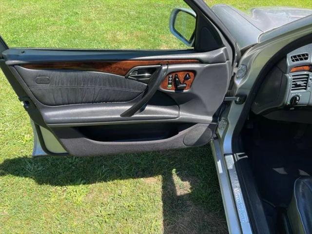 2002 Mercedes-Benz E 320 4M