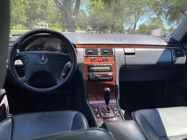 2002 Mercedes-Benz E 320 4M