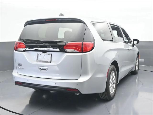 2026 Chrysler Voyager LX