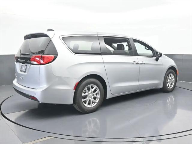 2026 Chrysler Voyager LX
