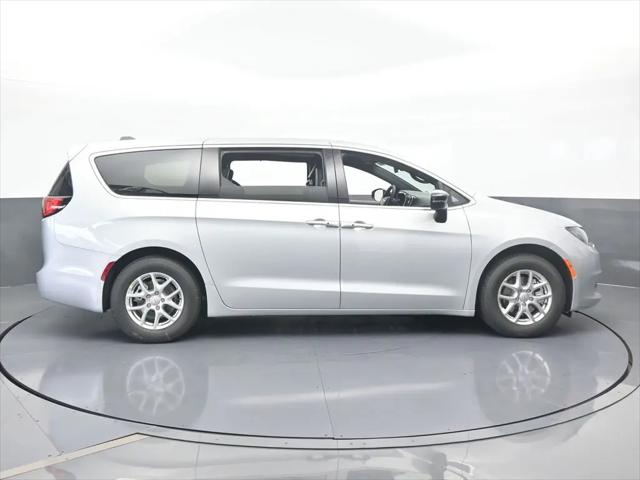 2026 Chrysler Voyager LX