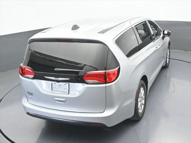 2026 Chrysler Voyager LX