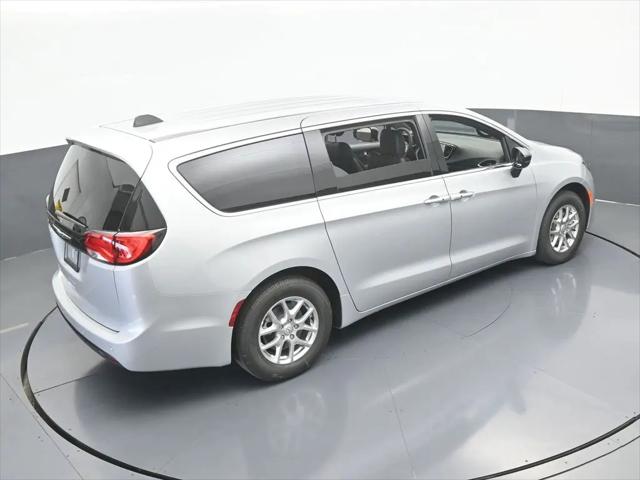 2026 Chrysler Voyager LX