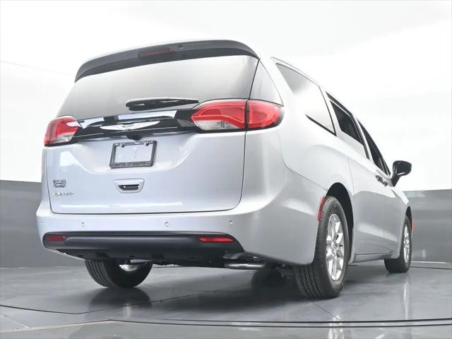 2026 Chrysler Voyager LX