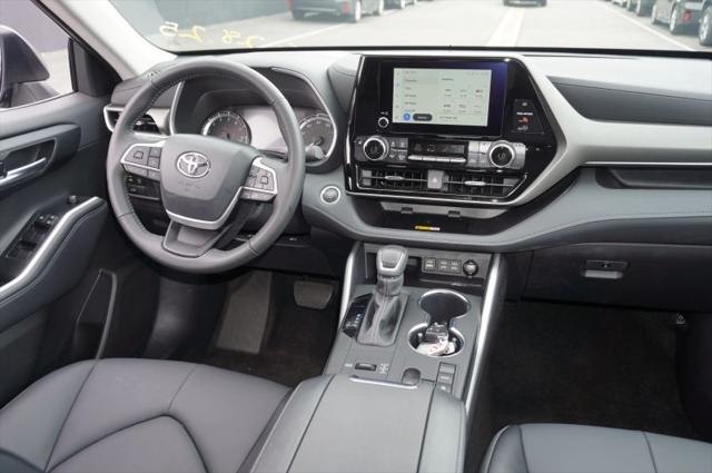 2025 Toyota Highlander XLE