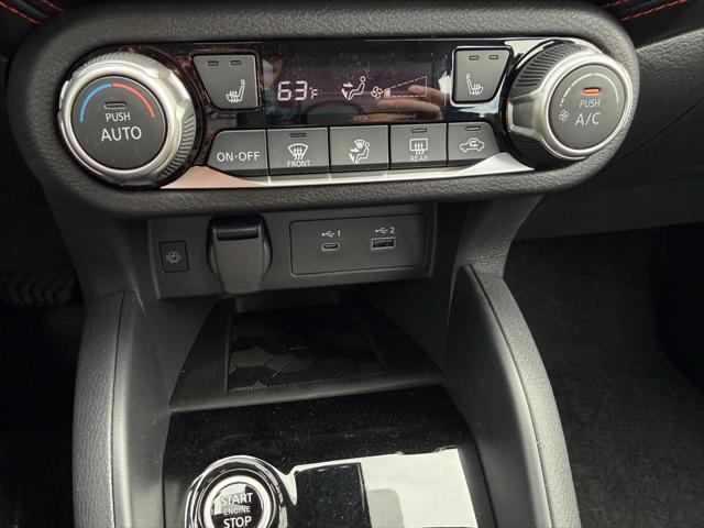 2025 Nissan Versa 1.6 SR