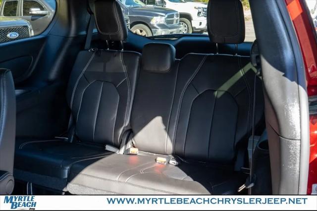 2026 Chrysler Voyager LX