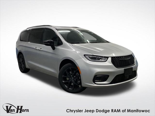2026 Chrysler Pacifica Limited AWD for sale in Manitowoc, WI