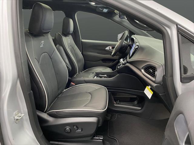 2026 Chrysler Pacifica Limited AWD