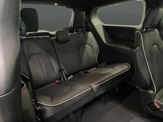 2026 Chrysler Pacifica Limited AWD