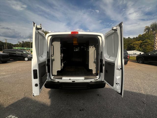 2015 Nissan 2500 SV V6
