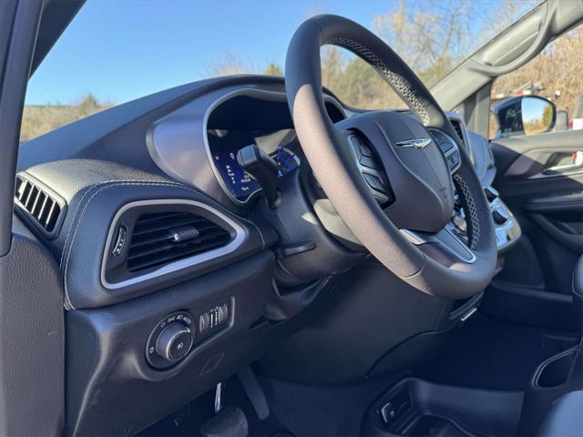 2026 Chrysler Pacifica Plug-In Hybrid PACIFICA PLUG-IN HYBRID SELECT