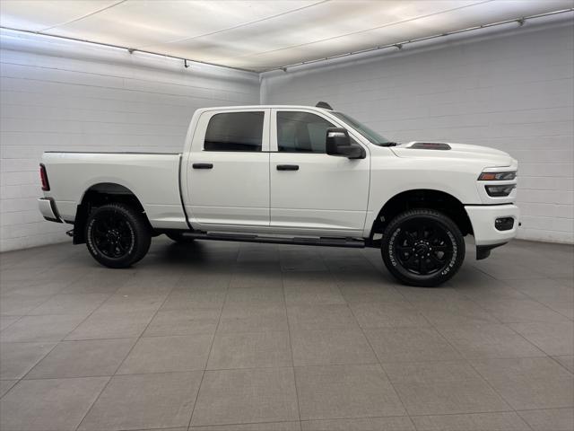 2026 RAM Ram 2500 RAM 2500 BLACK EXPRESS CREW CAB 4X4 64 BOX