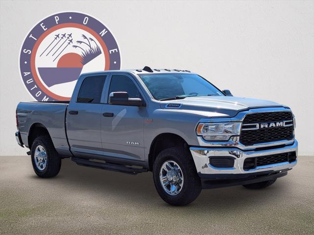2022 RAM 2500 Tradesman Crew Cab 4x4 64 Box