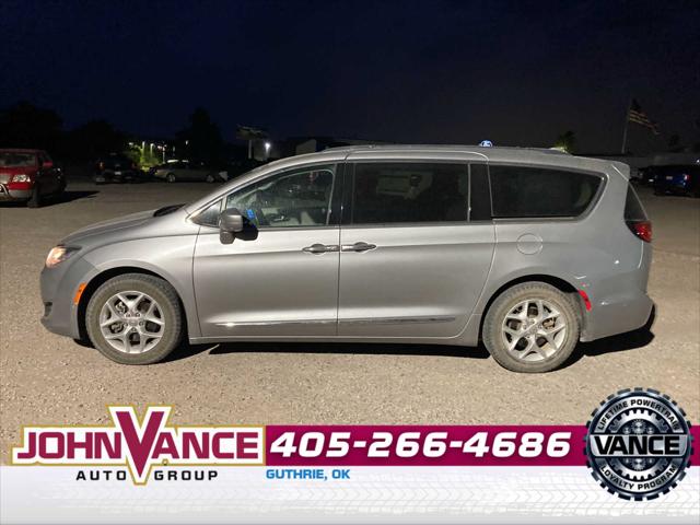 2017 Chrysler Pacifica Touring-L Plus 2017 Chrysler Pacifica Touring-L Plus