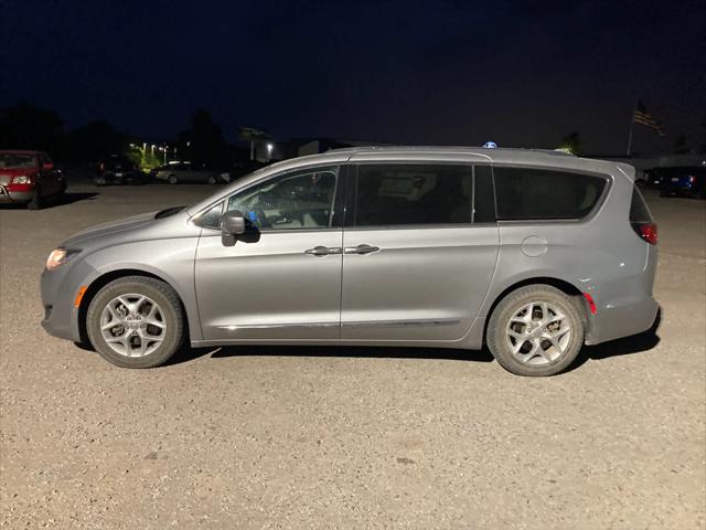 2017 Chrysler Pacifica Touring-L Plus 2017 Chrysler Pacifica Touring-L Plus