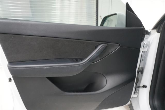 2022 Tesla Model Y Long Range Dual Motor All-Wheel Drive