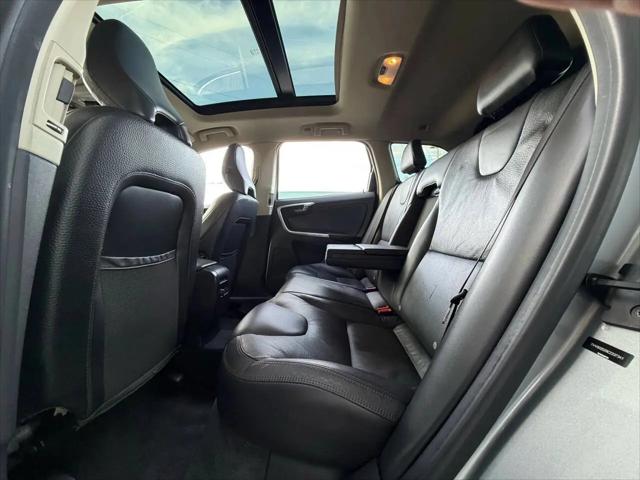 2012 Volvo XC60 T6 R-Design