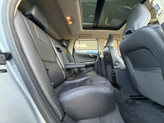 2012 Volvo XC60 T6 R-Design