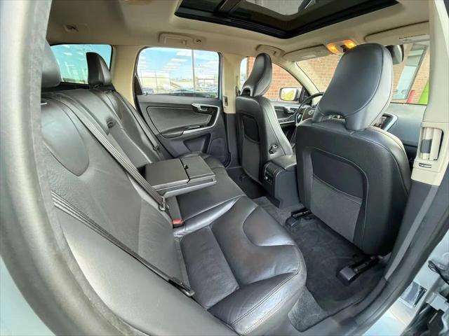 2012 Volvo XC60 T6 R-Design