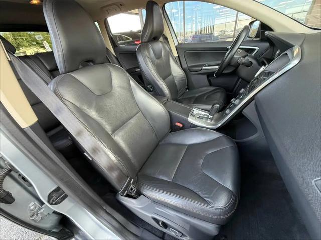 2012 Volvo XC60 T6 R-Design