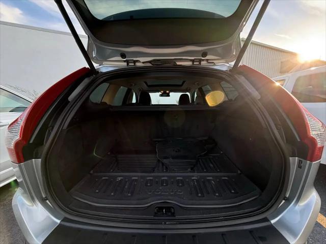 2012 Volvo XC60 T6 R-Design