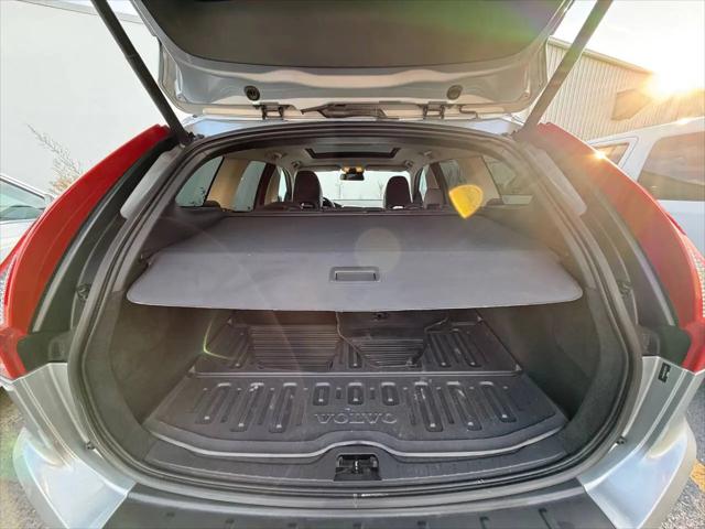 2012 Volvo XC60 T6 R-Design