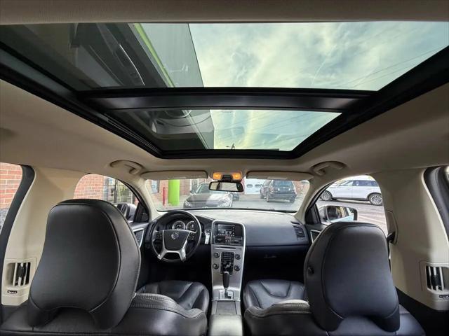 2012 Volvo XC60 T6 R-Design
