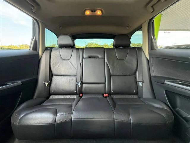 2012 Volvo XC60 T6 R-Design